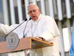 PAUS Fransiskus KUTUK Ledakan BOM di GEREJA Kristen Sri Lanka