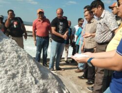 MENGAPA Gubernur Viktor RAJIN Kunjungi Tambak GARAM