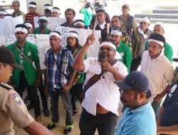 KABUR TIGA Kasus Besar APR TTS Gelar Aksi Demonstrasi