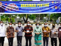 Tepis KERAGUAN Masyarakat Pejabat Elite DIVAKSIN Perdana