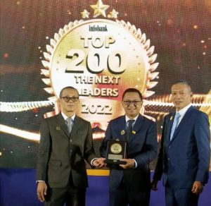 DIREKTUR KREDIT Bank NTT Raih Penghargan THE NEXT TOP LEADER 2022