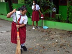 GEORGE Hadjoh Minta SEKOLAH Bentuk Klub BAHASA INGGRIS