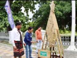 UNIK, Di Kota KUPANG Pohon NATAL “Tumbuh” Hingga ke JALAN El Tari