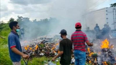 LAIN di MULUT Lain di PRAKTEK, Dimana-mana SAMPAH Berserakan