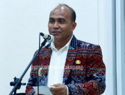 ADA APA Pj. Walikota Kupang LINUS Lusi Undang Para KANDIDAT Berdialog